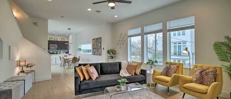 Apartment (3 Bedrooms) | Front of property