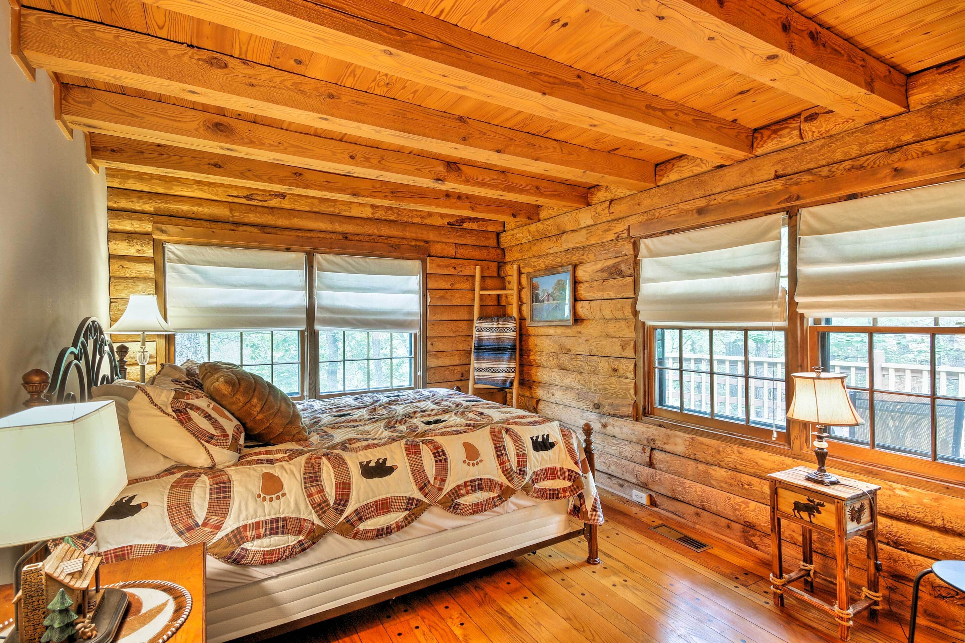 House (4 Bedrooms) | Interior