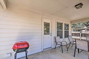 House (5 Bedrooms) | Interior