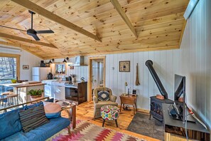 House (2 Bedrooms) | Interior