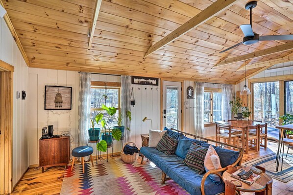 House (2 Bedrooms) | Interior