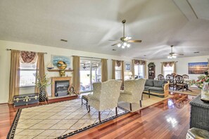 House (4 Bedrooms) | Interior