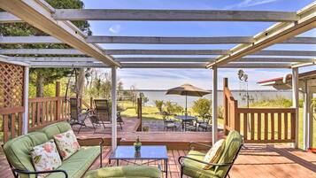House (4 Bedrooms) | Front of property