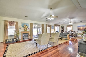 House (4 Bedrooms) | Interior