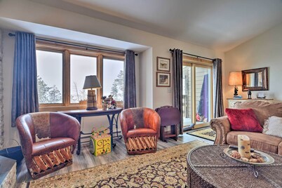 Cozy Mountain Getaway w/ Ski Shuttle Access!