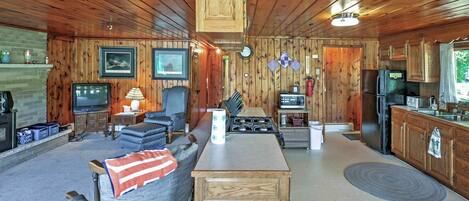 House (2 Bedrooms) | Interior