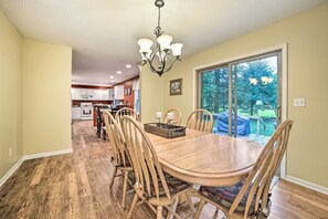 House (5 Bedrooms) | Interior