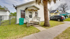 Exterior - Convenient Vacation Rental in Aransas Pass! (Aransas Pass)