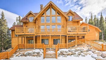 House (6 Bedrooms) | Interior