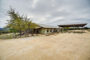 House (2 Bedrooms) | Interior - Cozy Medina Vacation Rental in Texas Hill Country (Medina)