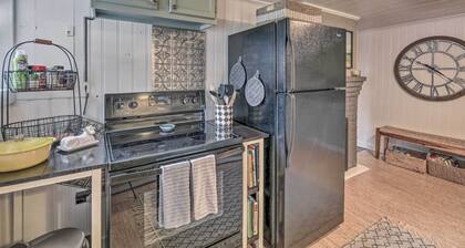 Damascus Cottage w/ Fire Pit - 1 Mi to Trails