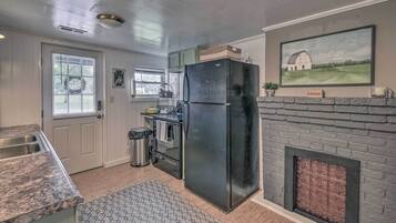 Cottage (2 Bedrooms) | Interior