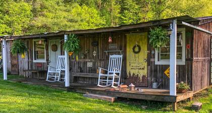 Damascus Cottage w/ Fire Pit - 1 Mi to Trails