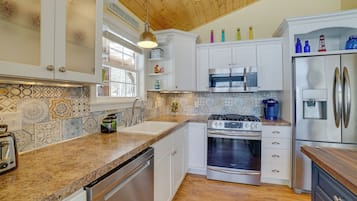 Cottage (2 Bedrooms) | Interior