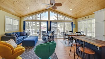 Stuga (2 Bedrooms) | Interiör