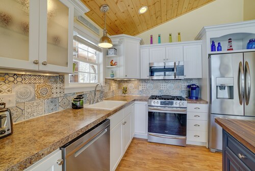 Fish, Hike & Hunt: Lakeside Newaygo Cottage