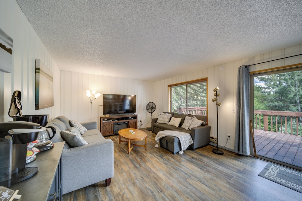Cozy Worley Cabin w/ Lake Access + Gas Grill!