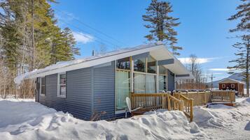 Cottage (2 Bedrooms) | Depan hartanah