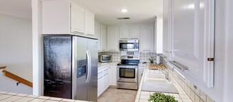 Idyllic Kelseyville Home w/ 2 Decks + Views!