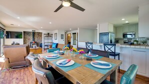 House (3 Bedrooms) | Interior - Idyllic Kelseyville Home w/ 2 Decks + Views! (Kelseyville)