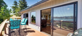 Idyllic Kelseyville Home w/ 2 Decks + Views!
