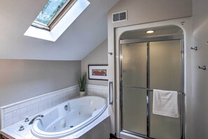 Cottage (2 Bedrooms) | Bathroom - Lakefront Plymouth Cottage w/ Private Hot Tub (Plymouth)