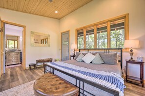 House (1 Bedroom) - Contemporary Home w/ Deck & Mountain Views! (Waynesville)