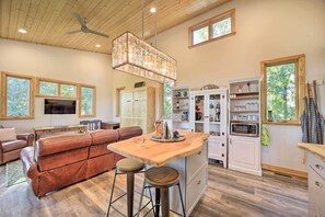 House (1 Bedroom) | Interior - Contemporary Home w/ Deck & Mountain Views! (Waynesville)