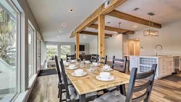 House (5 Bedrooms) | Interior