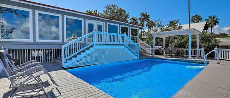 House (5 Bedrooms) | Front of property