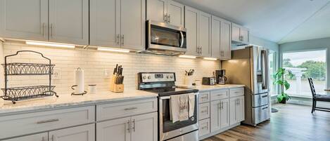 House (5 Bedrooms) | Interior