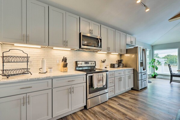 House (5 Bedrooms) | Interior