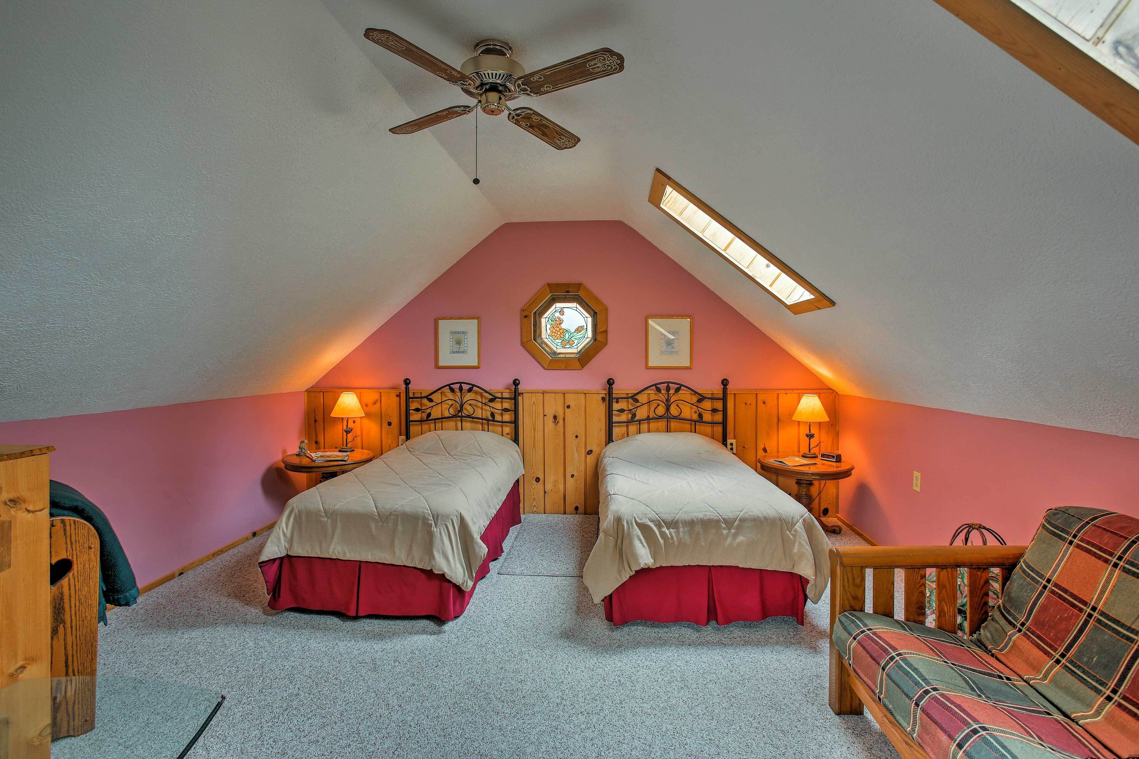 Leelanau Country Cottage is Home Away From Home!