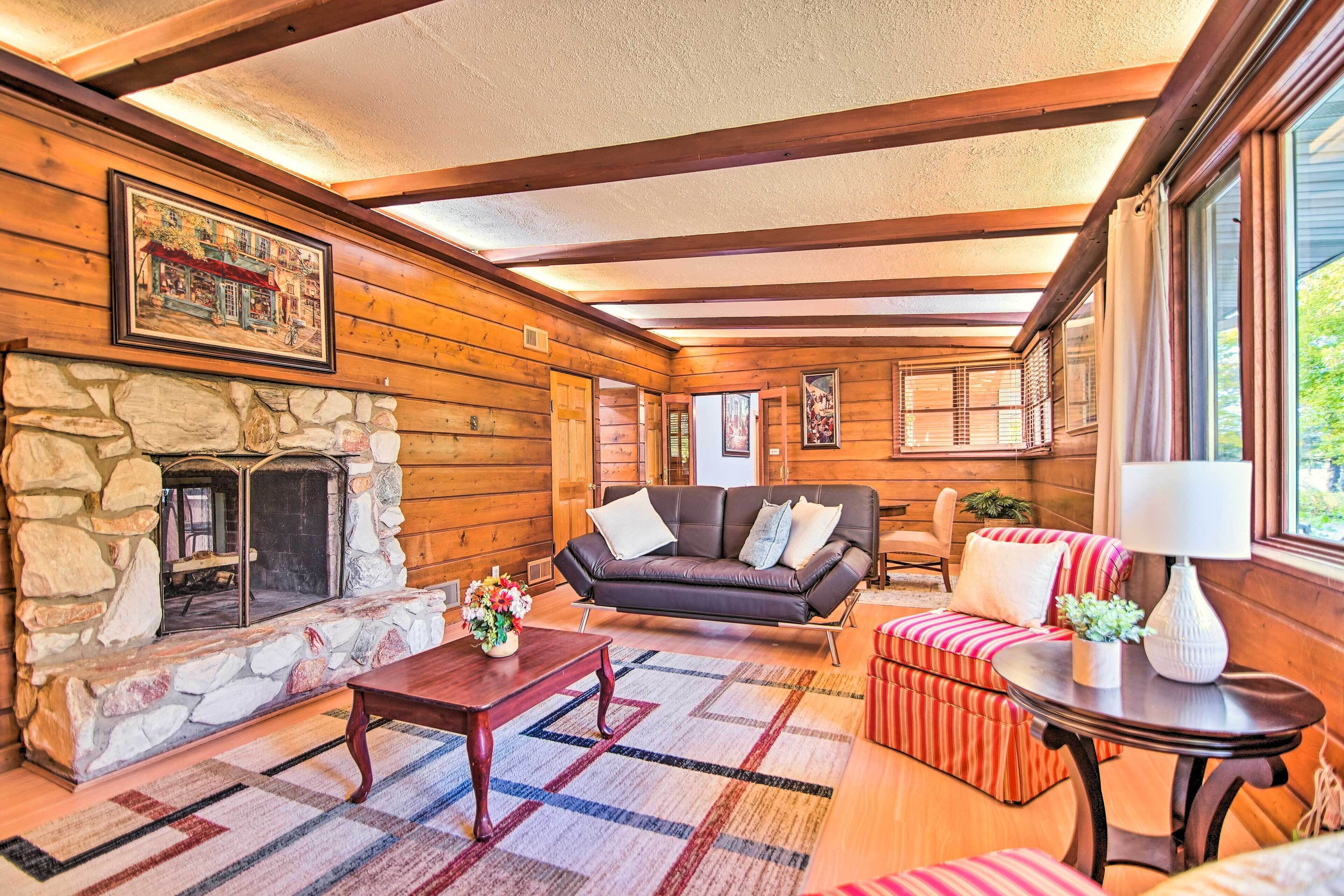 Chic Fox River Grove Home w/ Great Location!