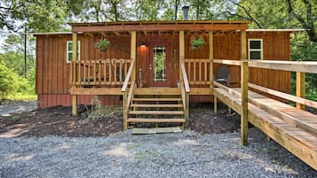 House (2 Bedrooms) | Property grounds