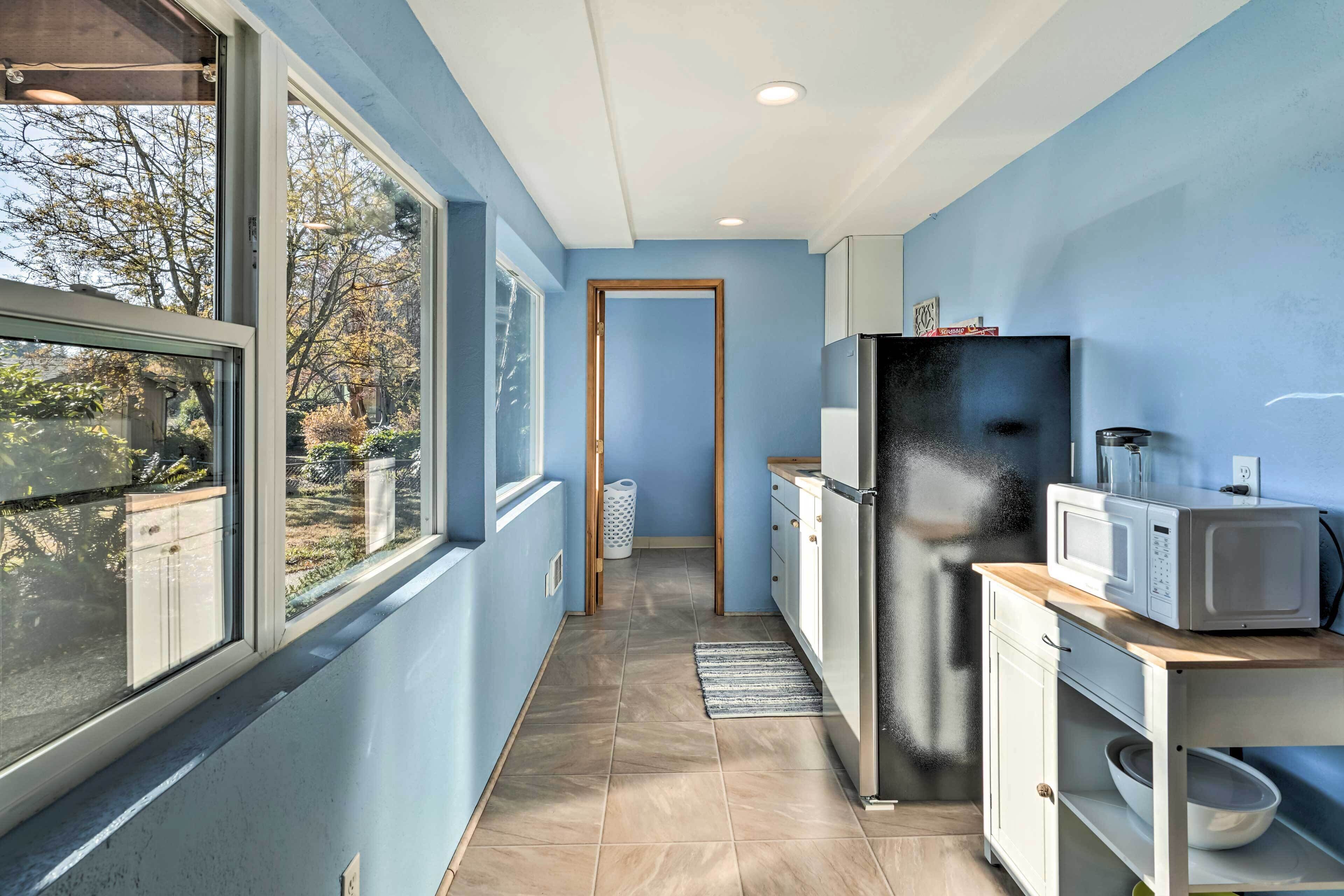 Lakefront Seattle Area House w/ Private Deck!