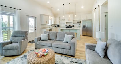 Lovely Bay St Louis Retreat w/ Dock & Canal Access