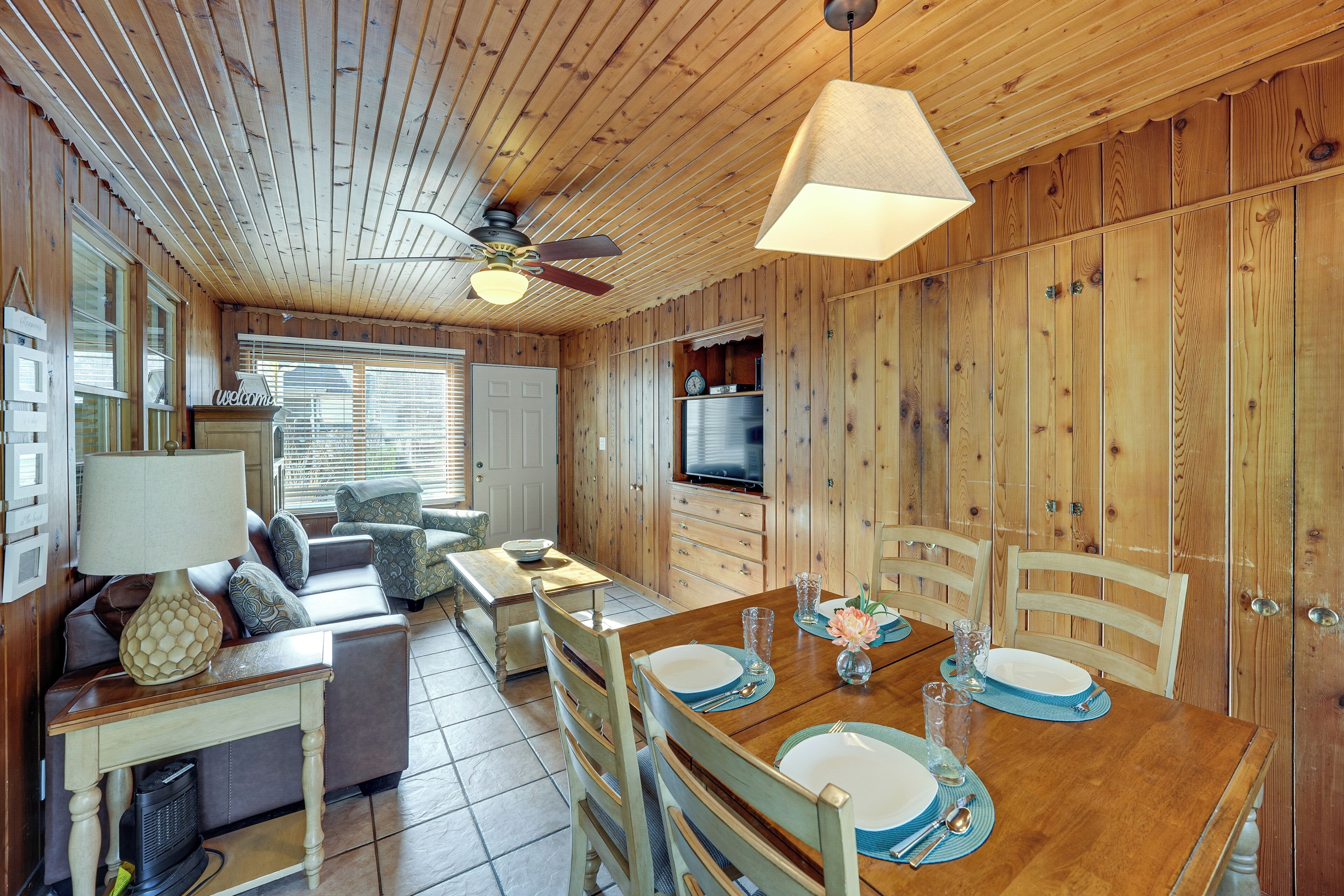 House (2 Bedrooms) | Interior