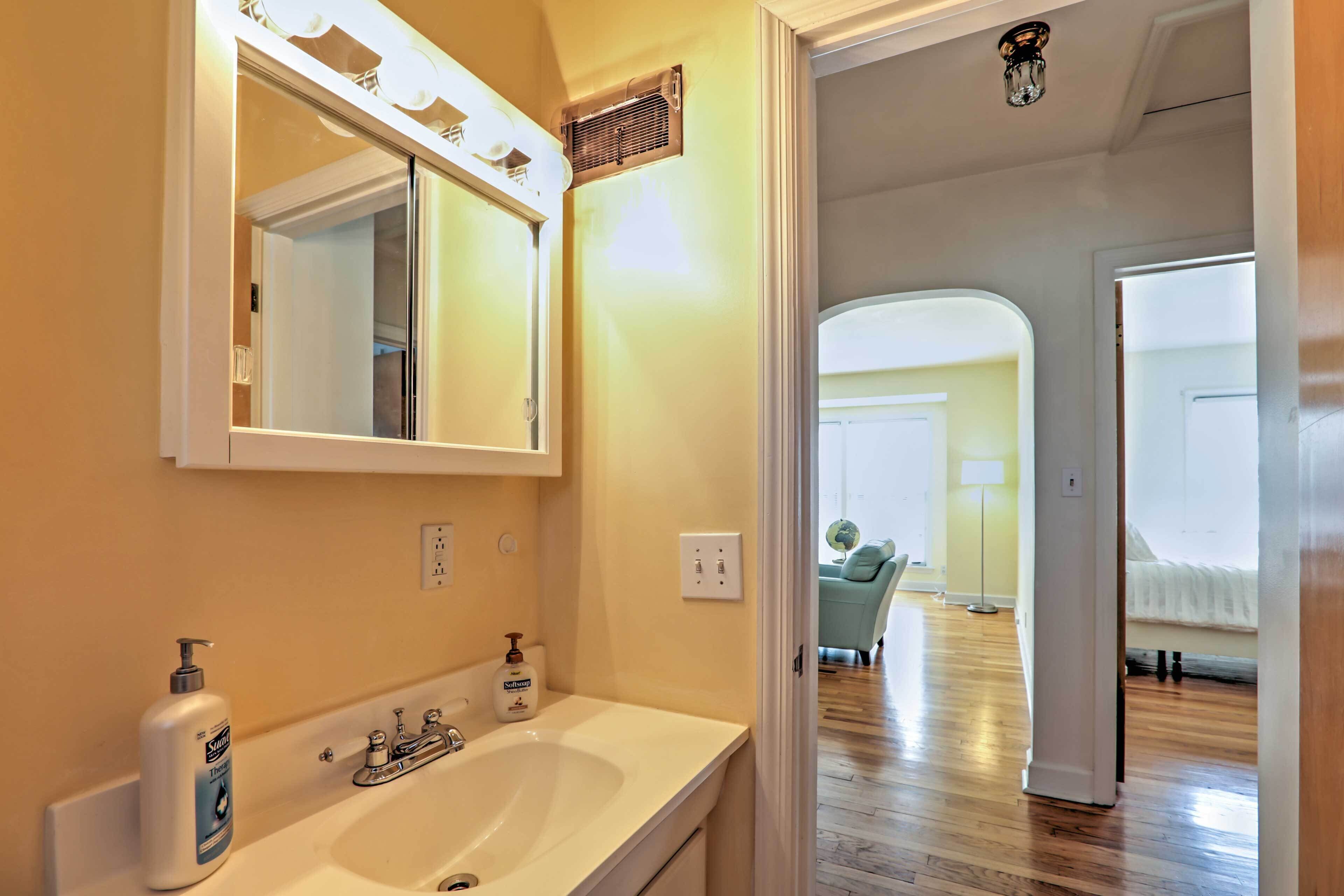 Williams Bay Retreat: Walk to Lake Geneva & Town!