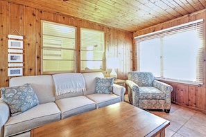 Casa (2 Bedrooms) | Interior