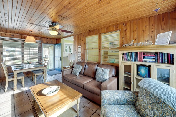 House (2 Bedrooms) | Interior