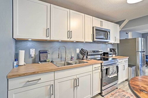32 Mi to DC: Lower-level Woodbridge Apt w/ Patio!