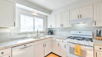 Ketuhar gelombang mikro, ketuhar, dapur, mesin basuh pinggan mangkuk