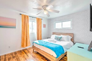 3 bedrooms, laptop workspace, iron/ironing board, free cots/infant beds - Lodi Escape w/ Private Hot Tub < 1 Mi to Dtwn (Lodi)