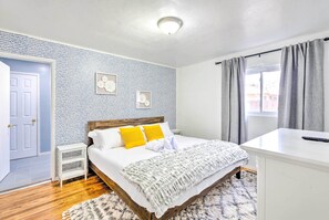 3 bedrooms, laptop workspace, iron/ironing board, free cots/infant beds - Lodi Escape w/ Private Hot Tub < 1 Mi to Dtwn (Lodi)