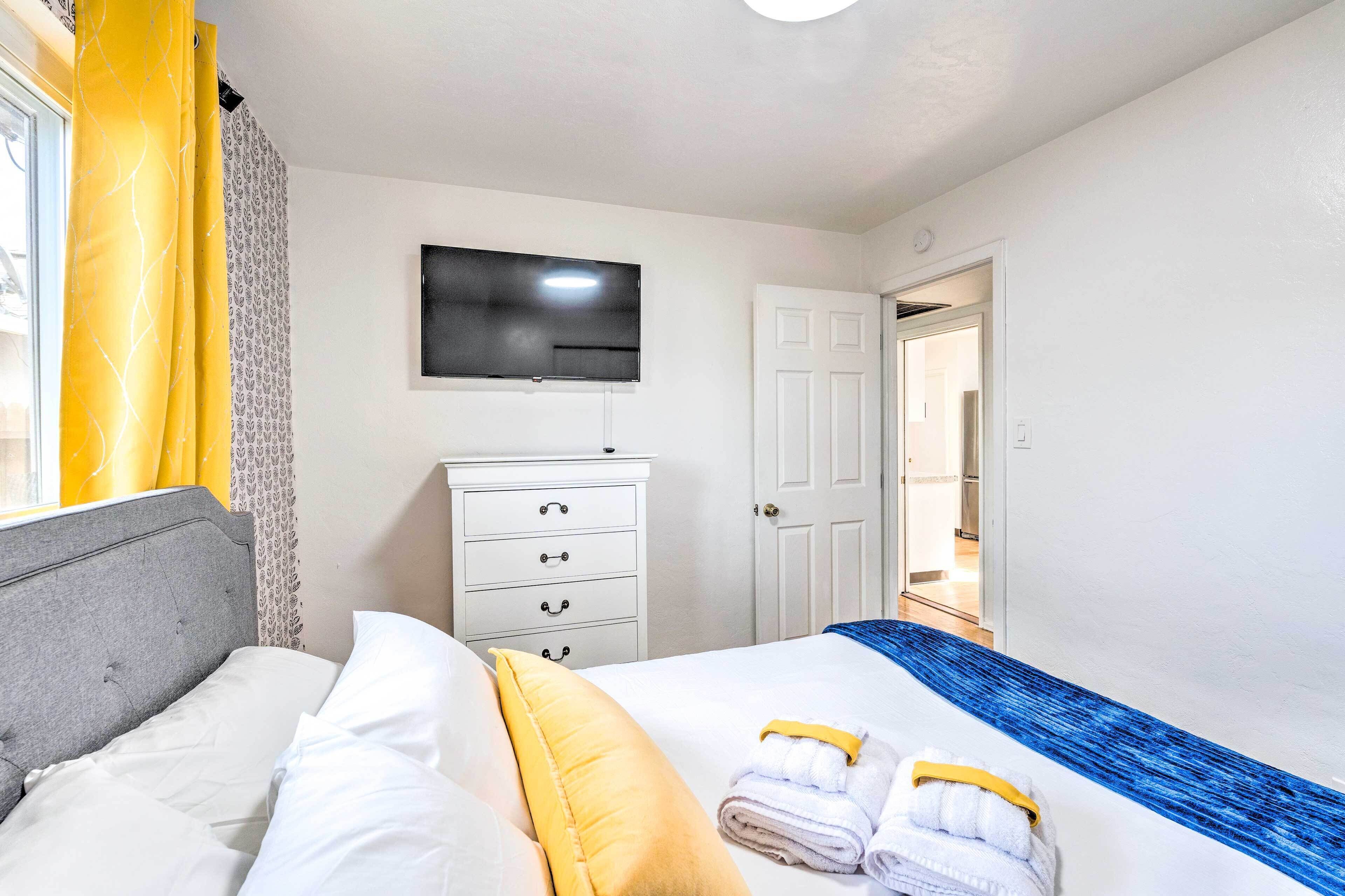 3 bedrooms, laptop workspace, iron/ironing board, free cots/infant beds