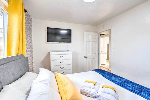 Lodi Escape w/ Private Hot Tub < 1 Mi to Dtwn