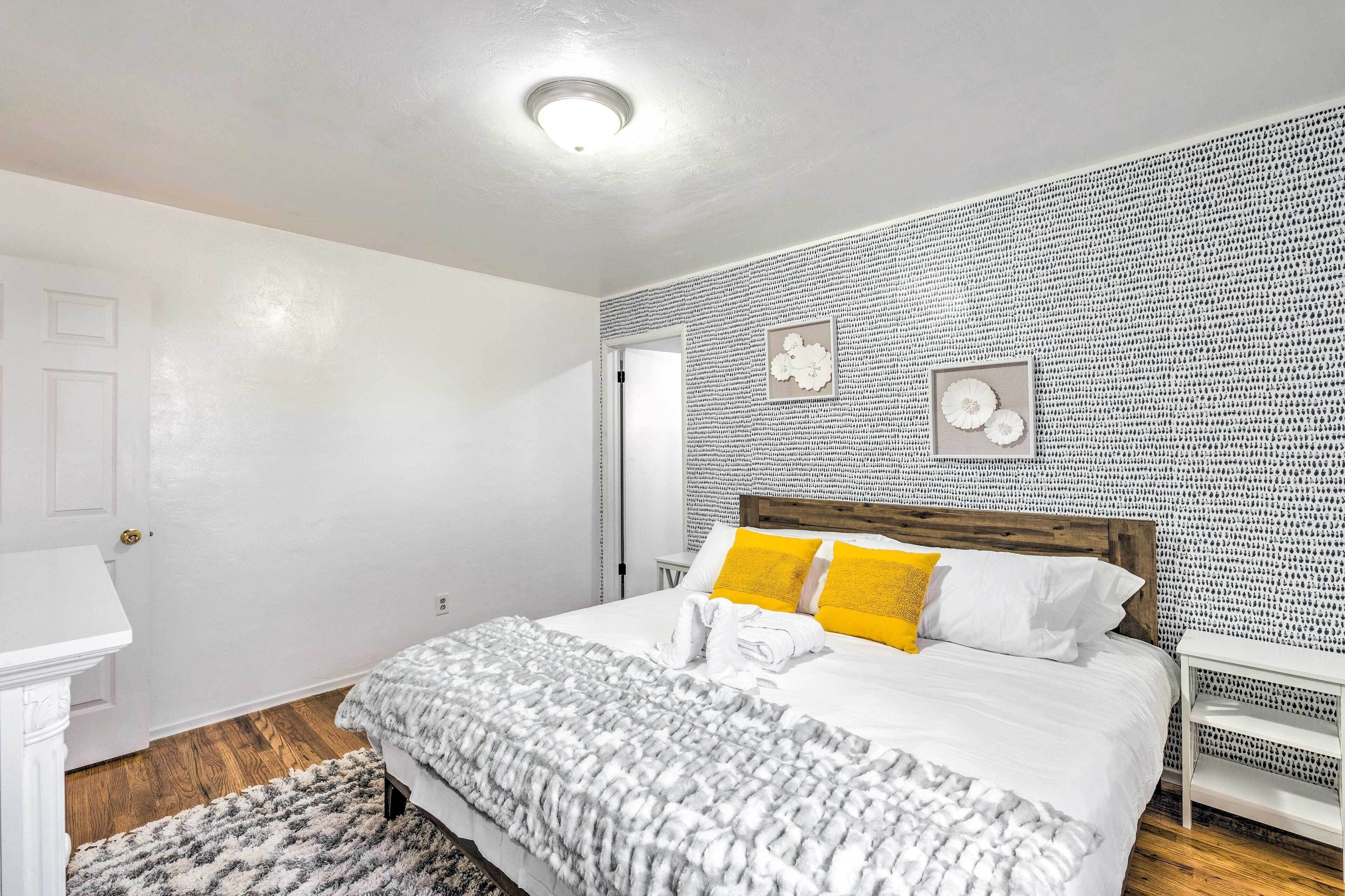 3 bedrooms, laptop workspace, iron/ironing board, free cots/infant beds