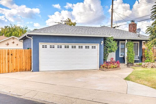 Lodi Escape w/ Private Hot Tub < 1 Mi to Dtwn