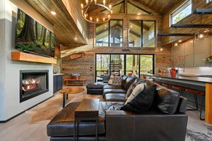 House (3 Bedrooms) | Interior - Secluded Creekside Cabin w/ Hot Tub & Fire Pit! (Broken Bow)